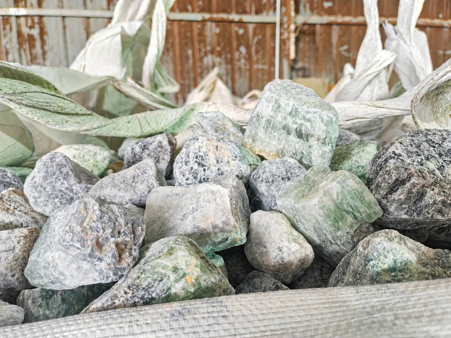 Fluorspar lumps in bulk bag for industrial fluorochemical supply chain