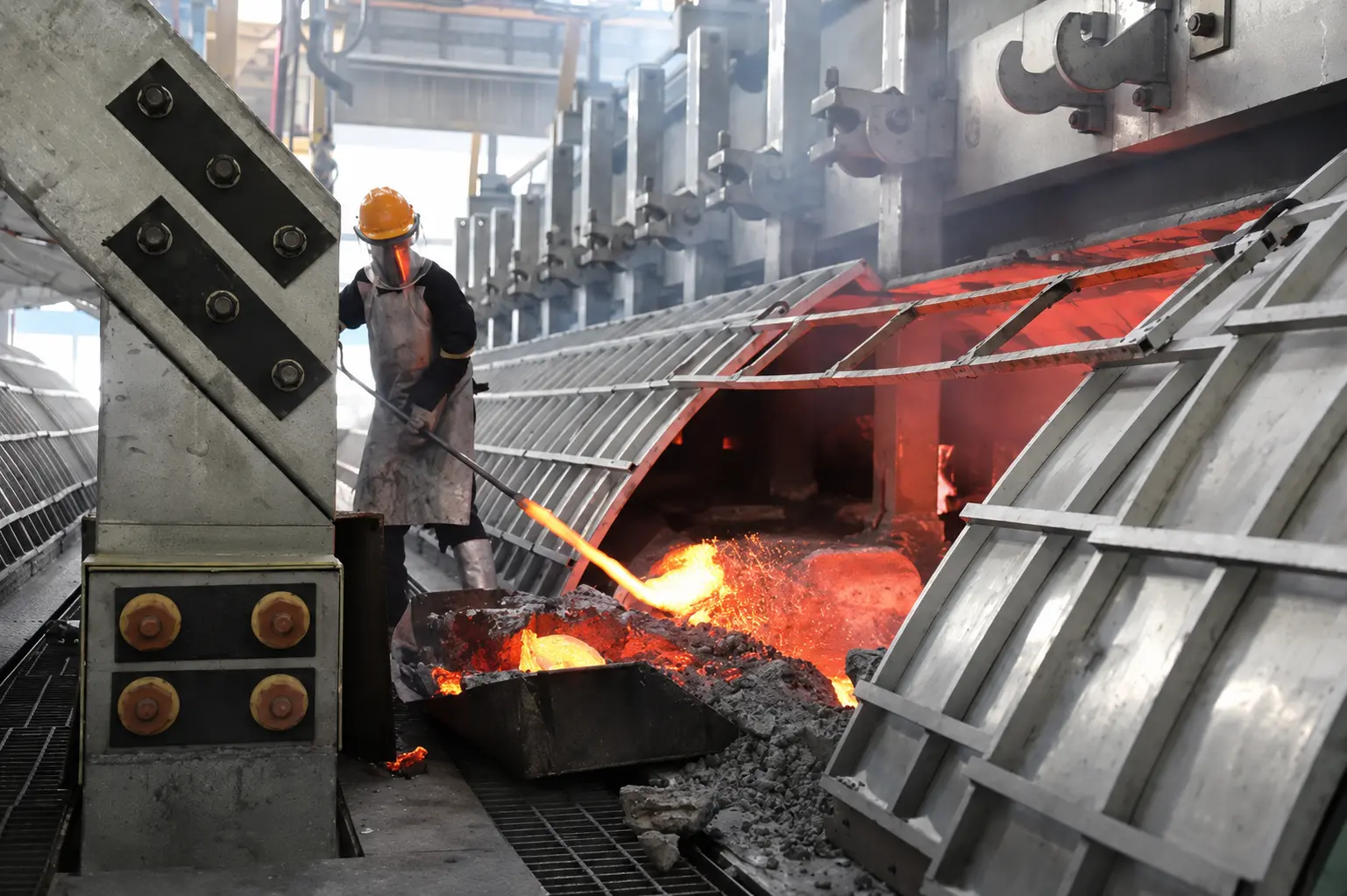 Aluminium smelter potline and reduction cells illustrating the operating environment for potline startup planning